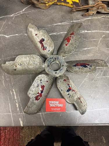 Fordson e27n water pump fan - water,