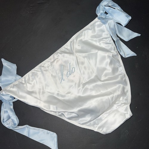 Nwt victoria secret - secret, l