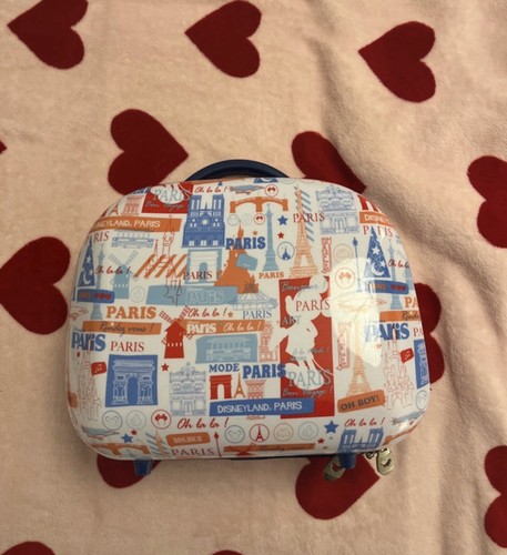 Disney land paris - land, suitcase
