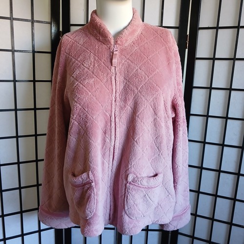 Pink diamond embossed - &,