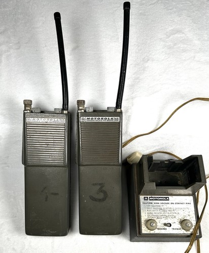 Motorola ht200 radios lot - motorola, (2)