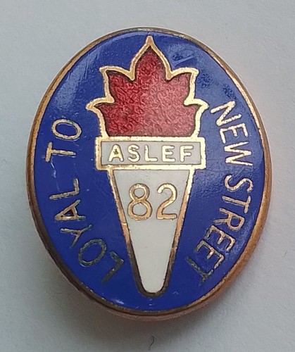 Aslef lapel badge 1982 rail - badge,