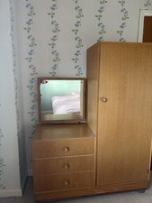 Meredew Furniture Dressing