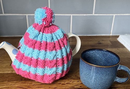 Hand knitted vintage style tea - hand,