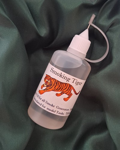 Smoking tiger model tank smoke - model,