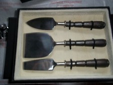 GENESIS FINE ARTS CHEESE SET