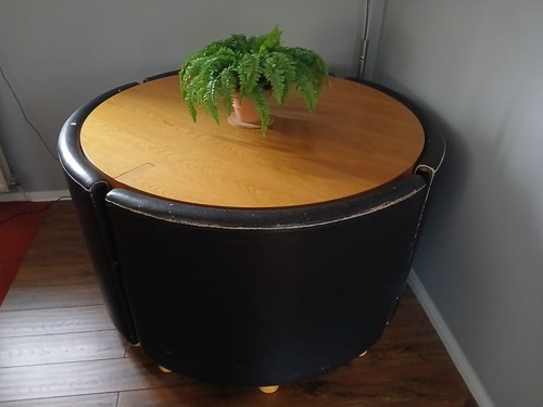 Large solid wooden round - large,