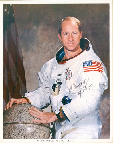 Alfred worden hand signed - worden,