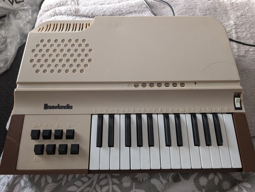 Bontempi keyboard rebranded - bontempi,