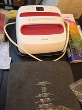 Cricut EasyPress 2 Raspberry Heat Press Machine 9x9 Size Bundle.