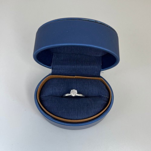 Leo diamond solitaire - diamond,