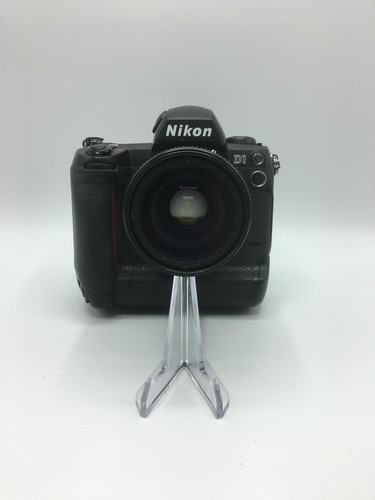 Nikon 7mp digital slr - d1, d