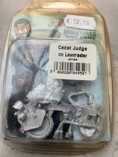Judge Dredd miniatures  CADET