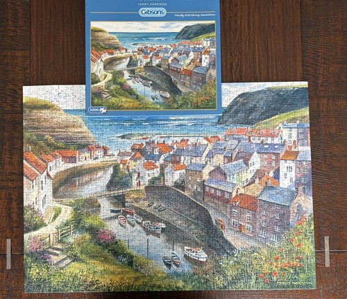 Staithes by - yorkshire),