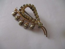 VINTAGE FLORAL BROOCH SET WITH
