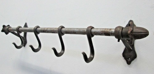 Vintage utensil cast - -cast, iron