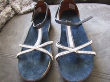 New - Clarks size 5.5 navy leather strap sandals, enclosed heel, diamonte S1