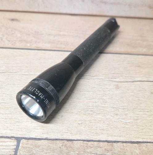 Vintage mini maglite - vintage,