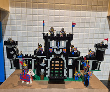 Vintage Lego Castle Black Knights 6085 Black Monarch’s Castle, with instructions
