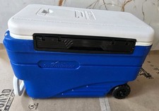 Cool Cooler Insulated box Adventuridge Pull Along  With Drainage