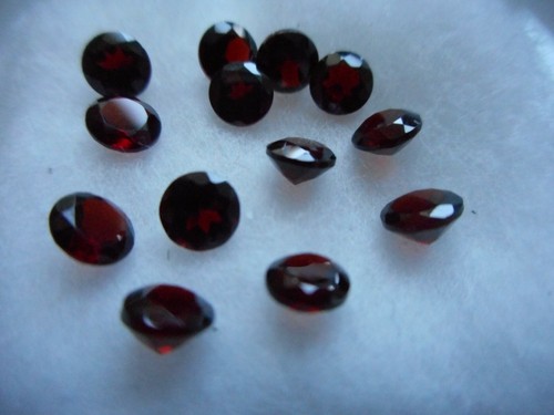 Red garnets 4mm - cut,, and