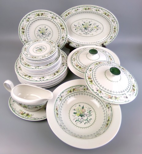 Royal doulton dinner service - doulton,