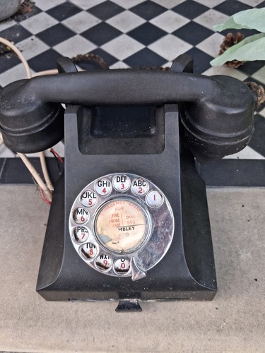 Vintage black bakelite - black,