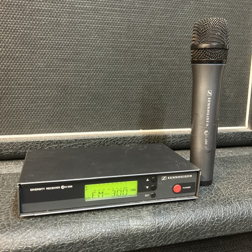 Sennheiser ew300 radio mic - radio,