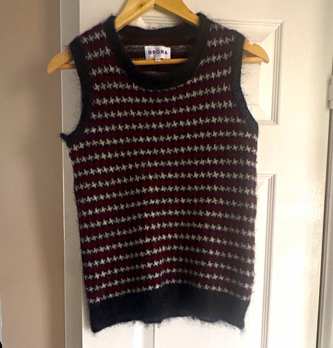 Brora sleeveless crew - brora, neck