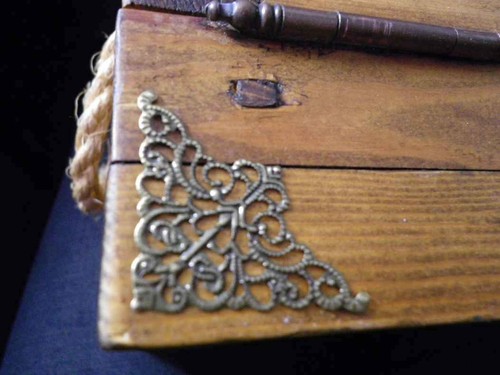 Antique filigree corner - x,