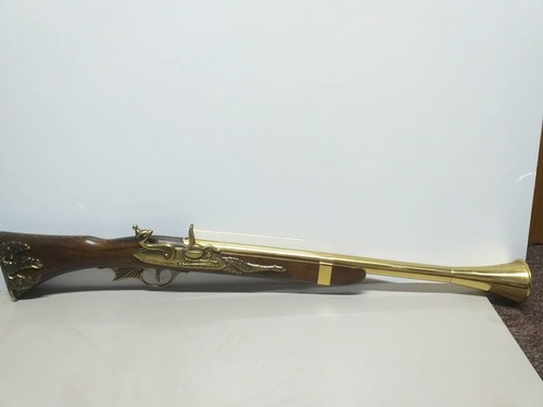 Vintage wall guns ornament - vintage,
