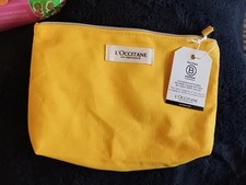 L'Occitane Yellow Make Up