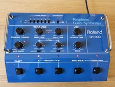 ROLAND GR-300 POLYPHONIC ANALOGUE GUITAR SYNTHESIZER