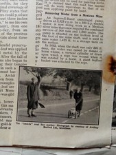 61-3 Ephemera 1940 picture invicta Road line marker 