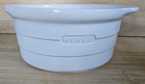 Vintage white ribbed pyrex - white,