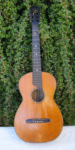 Vintage guitar walking - guitar,