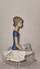 Lladro Figurine Beth Sitting