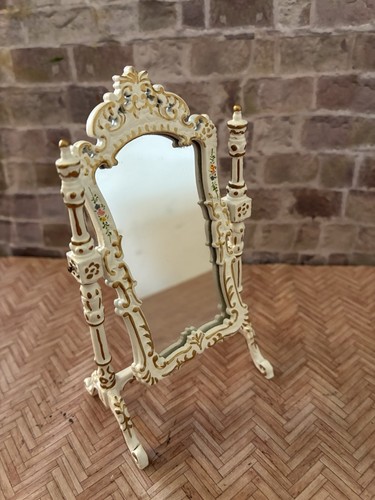 Dolls house scale - house, 1/12