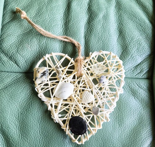 Small hanging wicker heart - small,