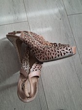 Ladies Bling Heels Size 8/41 Used