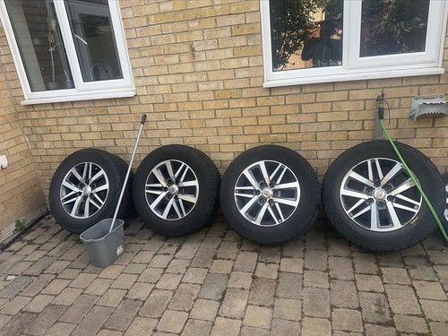 2017 toyota hilux tyres - hilux,