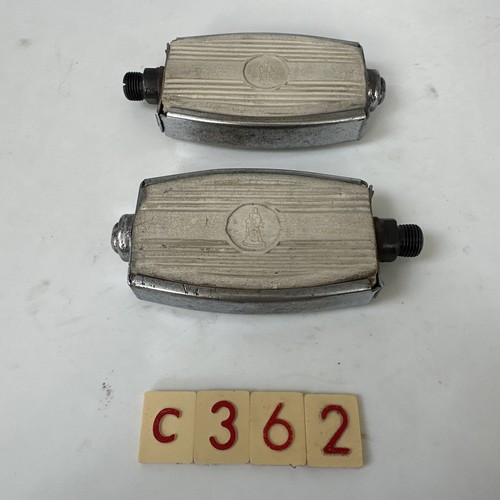White raleigh block - block, pedals