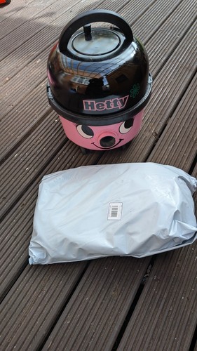 Henry hoover full - hoover, working