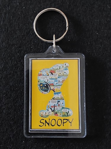 Snoopy cartoon strip keyring - snoopy,