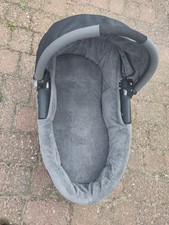 Quinny Buzz lay flat carrycot in black And grey