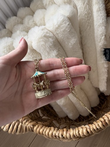 Vintage necklace carousel - vintage,
