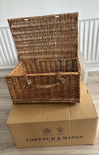 Fortnum and mason - and, (f&m)