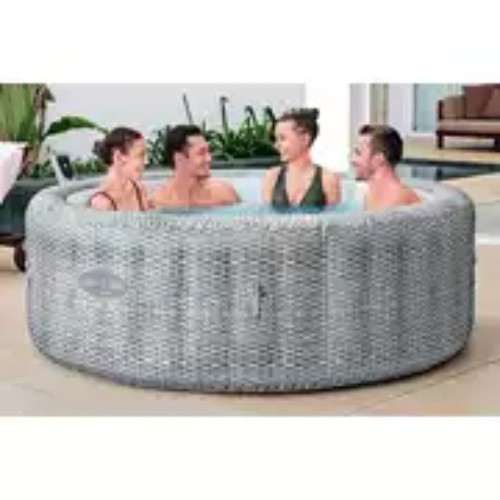 Lay spa honolulu - lay-z-spa, person