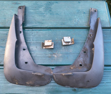 VOLVO 850 FRONT MUD FLAPS WITH CLIPS