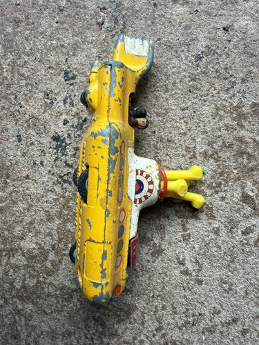 Corgi 803 the beatles yellow - #803,